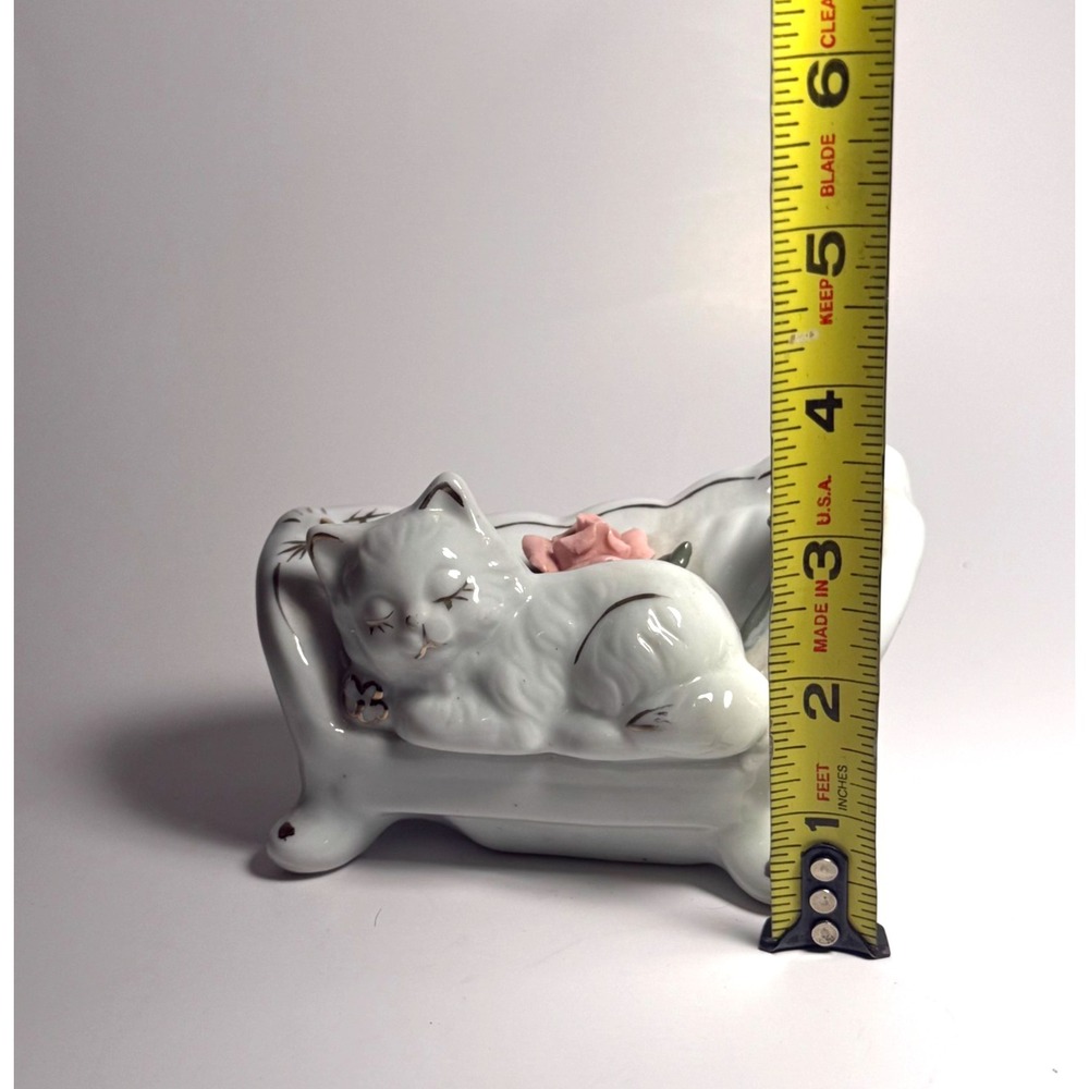Vintage Porcelain Persian Cat Sleeping on Couch Floral Figurine 4.75" White Gold
